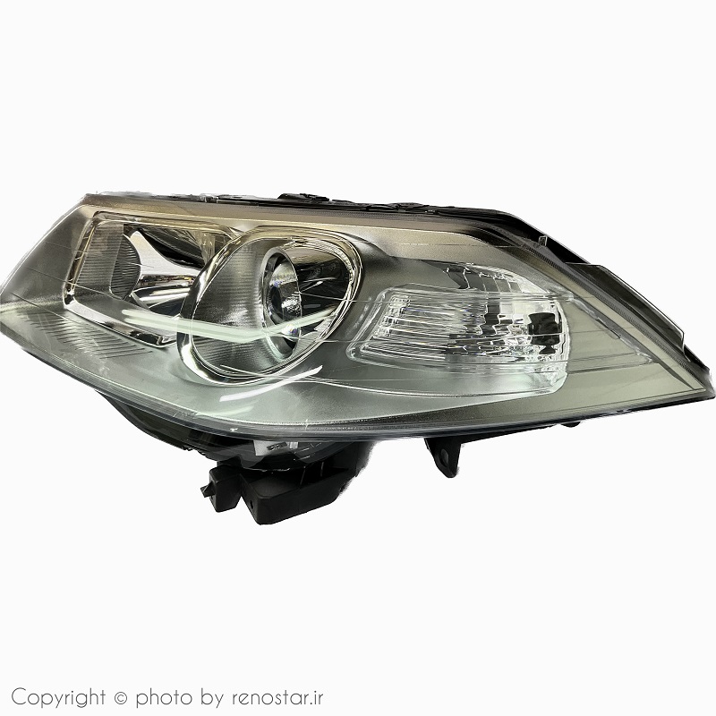 چراغ جلو راست مگان (ترکیه) 