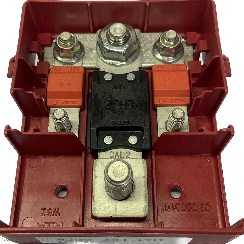 سر باطری مثبت کامل مگان اصلی 